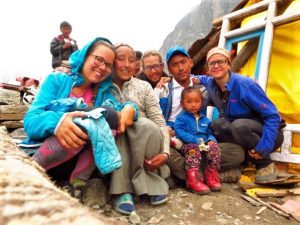 Dawa Berta familia y amigos en Nepal